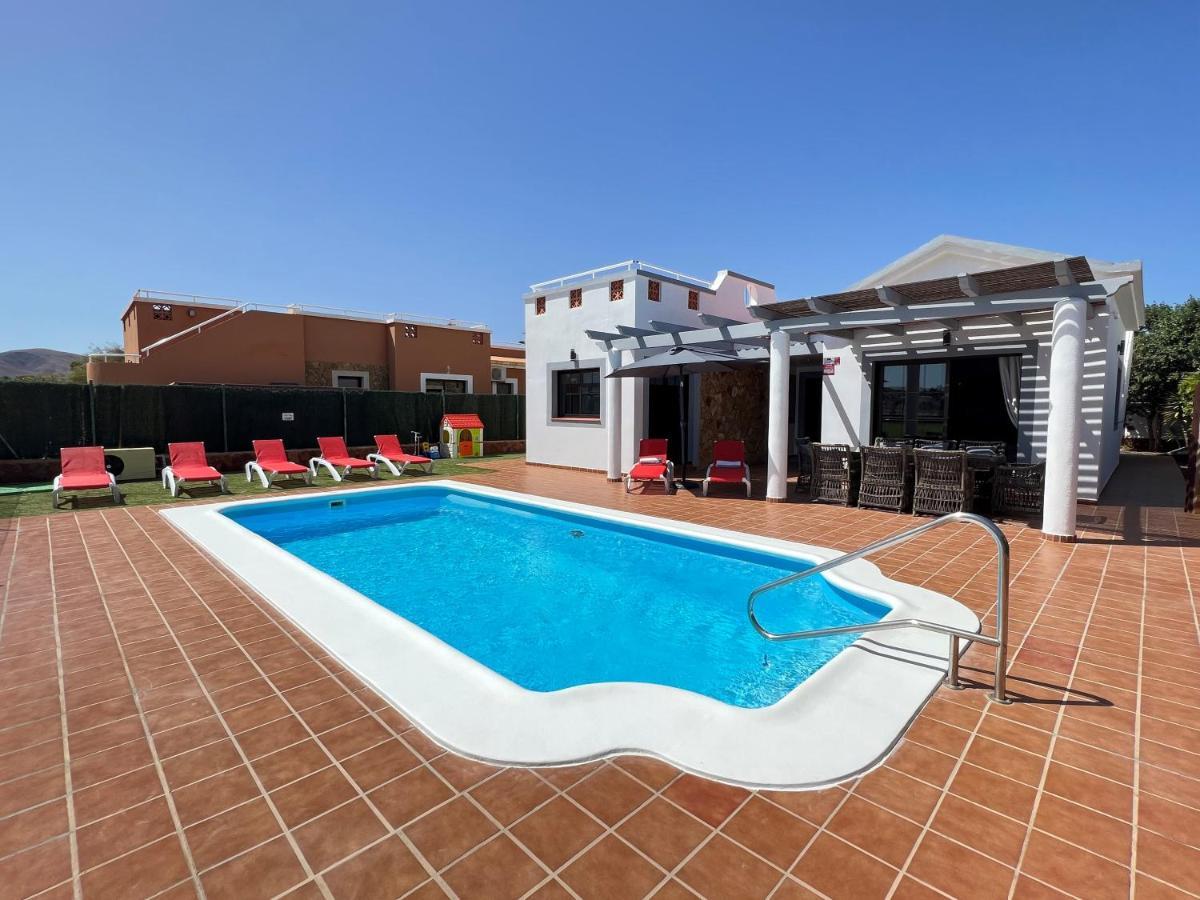 Villa Eva - New To The Market, Fully Refurbished Licensed Villa - Private Pool Caleta De Fuste Exteriör bild
