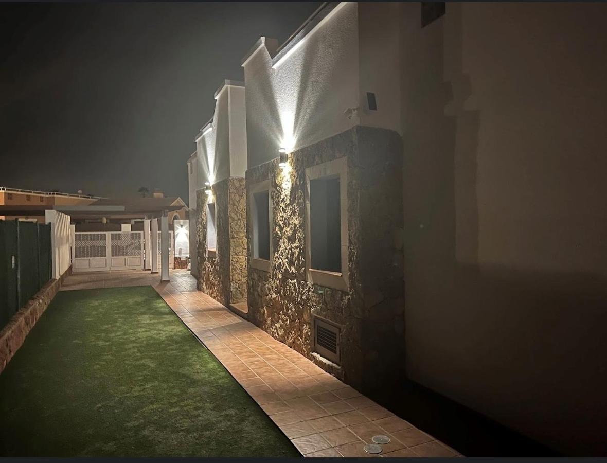 Villa Eva - New To The Market, Fully Refurbished Licensed Villa - Private Pool Caleta De Fuste Exteriör bild