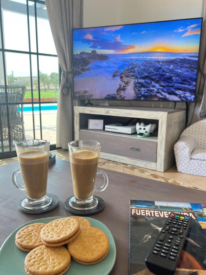 Villa Eva - New To The Market, Fully Refurbished Licensed Villa - Private Pool Caleta De Fuste Exteriör bild