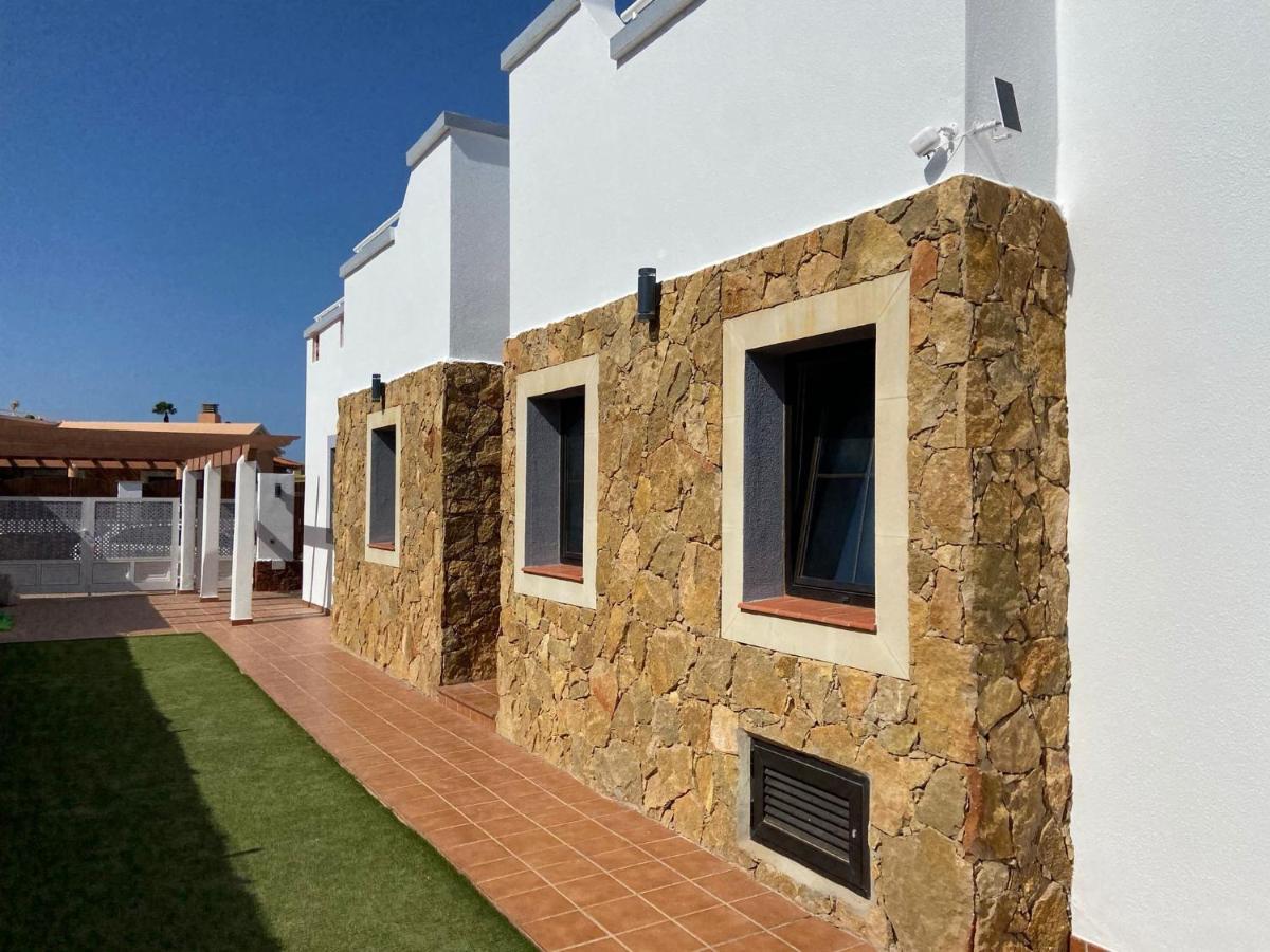 Villa Eva - New To The Market, Fully Refurbished Licensed Villa - Private Pool Caleta De Fuste Exteriör bild