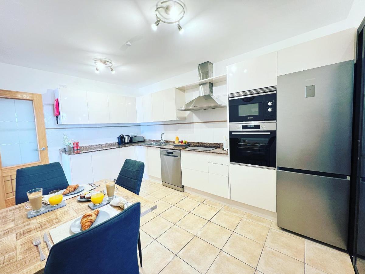 Villa Eva - New To The Market, Fully Refurbished Licensed Villa - Private Pool Caleta De Fuste Exteriör bild